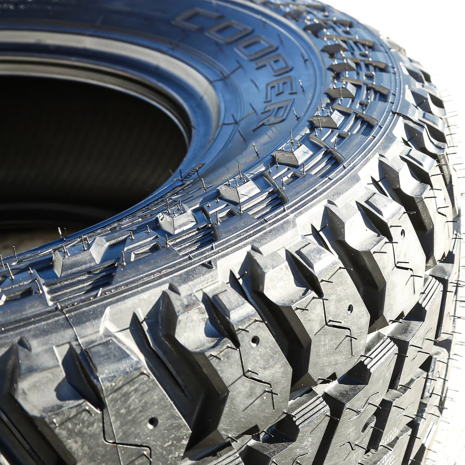 set of 4 (four) cooper discoverer s/t maxx lt 275/70r18 125/122q e 10 ply mt m/t mud tires fits: 2022 23 chevrolet silverado 1500 zr2 set of 4 (four) cooper discoverer s/t maxx lt 275/70r18 125/122q e 10 ply mt m/t mud tires fits: 2022 23 chevrolet silverado 1500 zr2