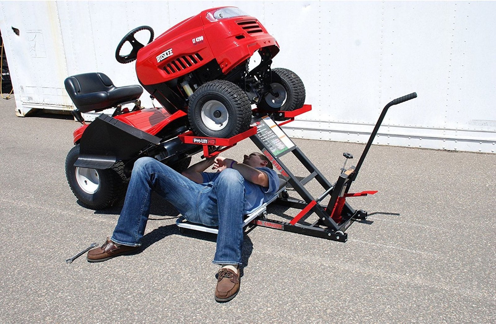 pro lift t 5305 lawn mower lift with hydraulic jack for riding tractors and zero turn lawn mowers – 500 lbs capacity pro lift t 5305 lawn mower lift with hydraulic jack for riding tractors and zero turn lawn mowers – 500 lbs capacity
